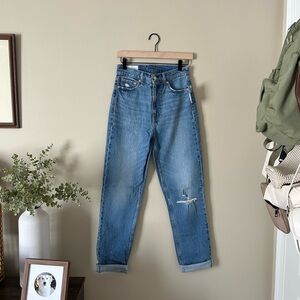 NWT Gap Sky High Cheeky Straight Jean Distressed Blue